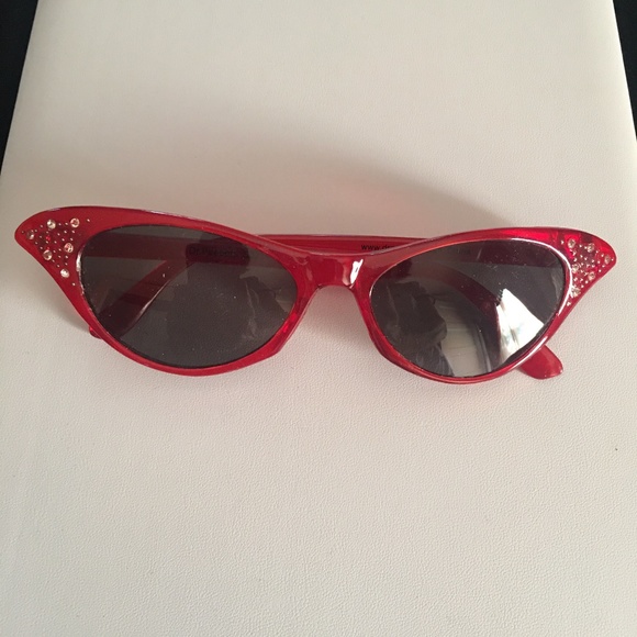 Dr. Peepers Accessories - Host Pick: Dr. Peepers Cats Eye Sunglasses